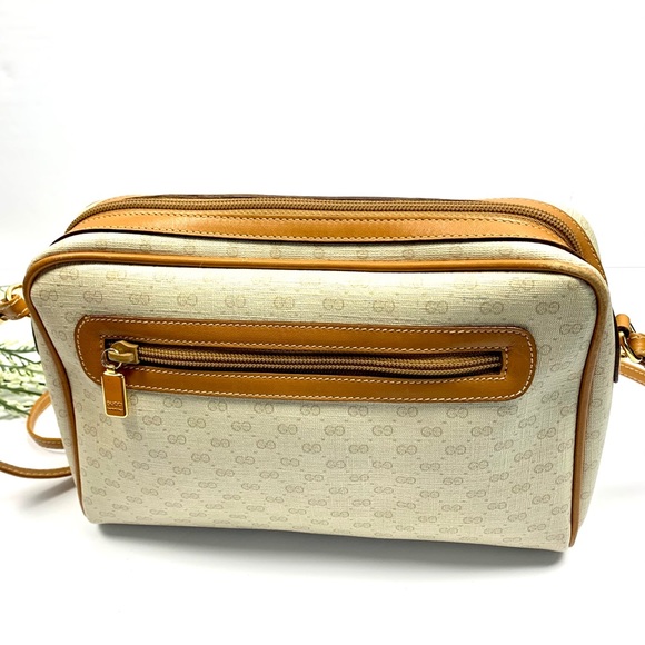 SOLD Gucci Vintage Monogram Crossbody Bag - Picture 3 of 16